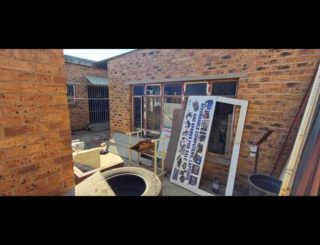 600M² BUILDING FOR SALE IN BRAKPAN CENTRAL